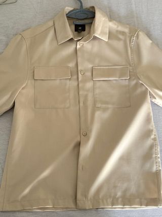 Camisa beige usada 1 vez