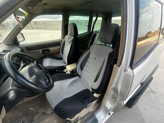 Nissan Terrano II 2003