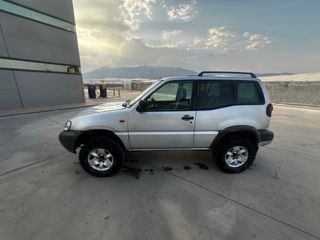 Nissan Terrano II 2003