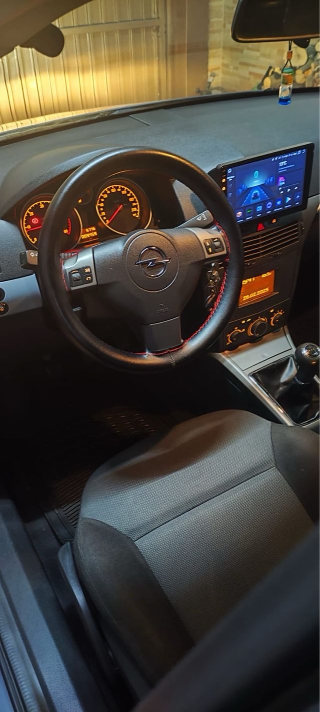 Marco pantalla Opel Astra H