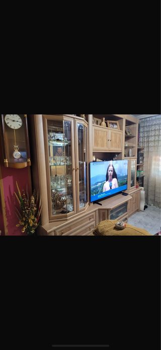Mueble salón madera-cristal beige