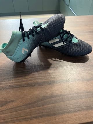 Zapatillas Adidas Fútbol - Negras y Verde Agua