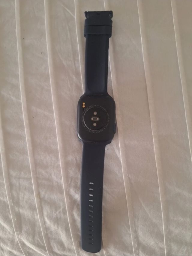 Reloj digital azul marino