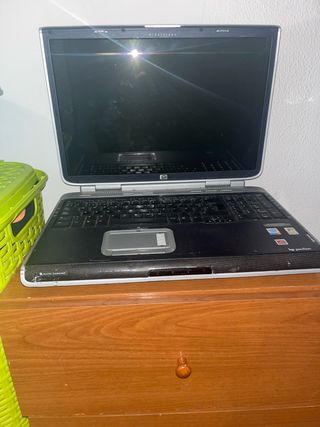 Portátil HP gris plata