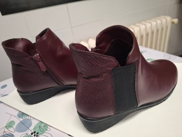 Botines granates mujer