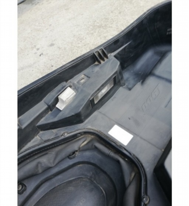 BAUL ASIENTO CON MECANISMO Y LUZ BMW C400X