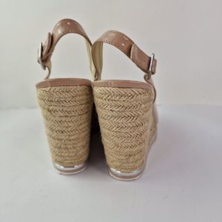 Sandalias cuña Mustang Charol Nude 39