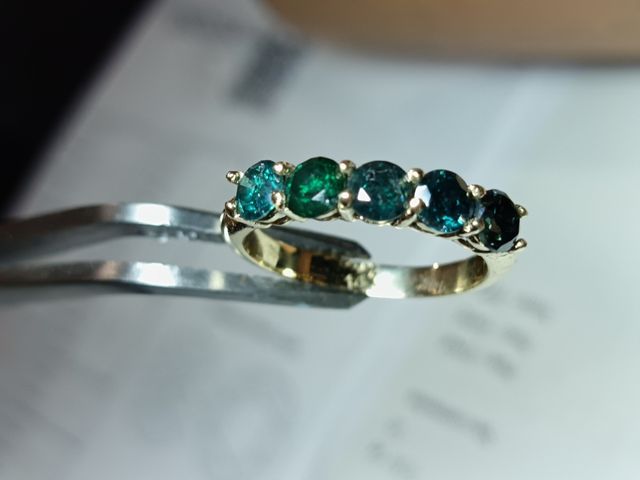 Anillo 5 diamantes 1.67 ct azul-verdeso 18k