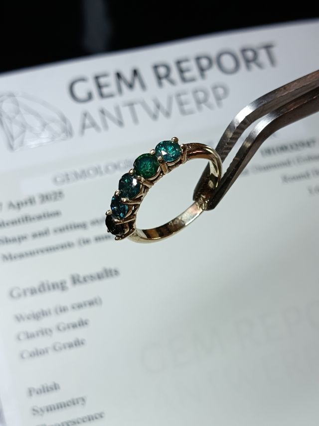 Anillo 5 diamantes 1.67 ct azul-verdeso 18k