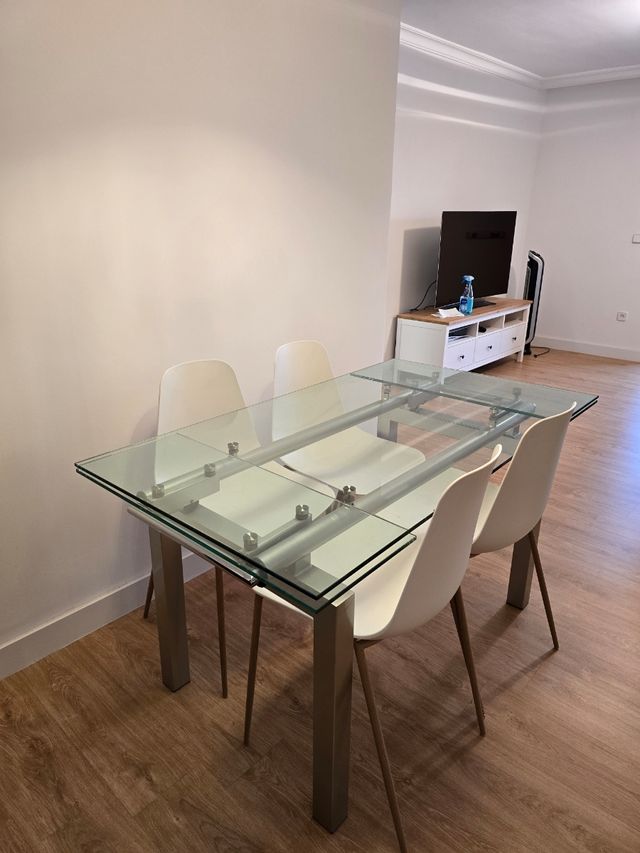 Mesa cristal extensible moderna