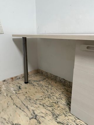 Escritorio con almacenaje
