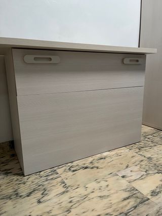 Escritorio con almacenaje