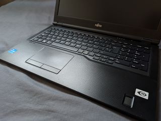 Portátil Fujitsu Lifebook E5511 i5 - 512GB - 16gb
