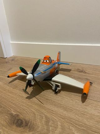 Coches y avión de juguete