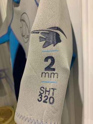 Traje neopreno corto talla 40 