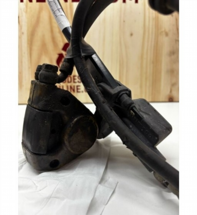CONJUNTO DELANTERO PINZA  + MANETA FRENO