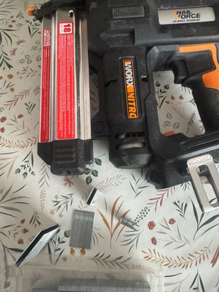 Clavadora y grapadora 2 en 1 Worx Nitro 18 