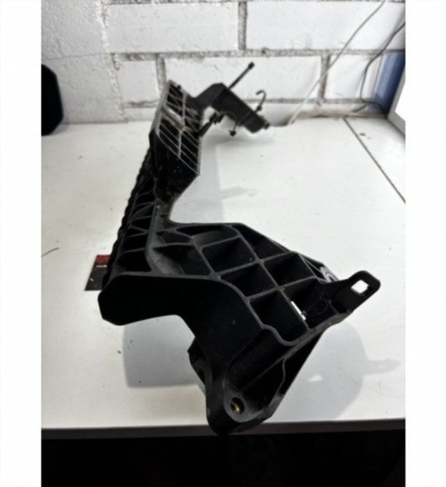 SOPORTE CARENADO IZQ. BMW C400X