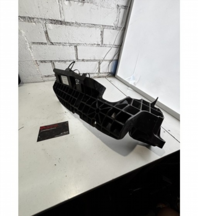 SOPORTE CARENADO IZQ. BMW C400X