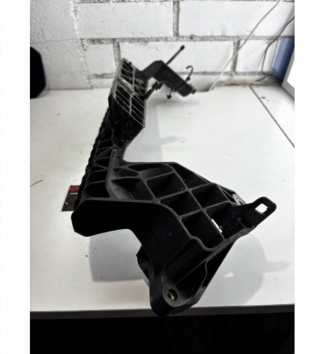 SOPORTE CARENADO IZQ. BMW C400X