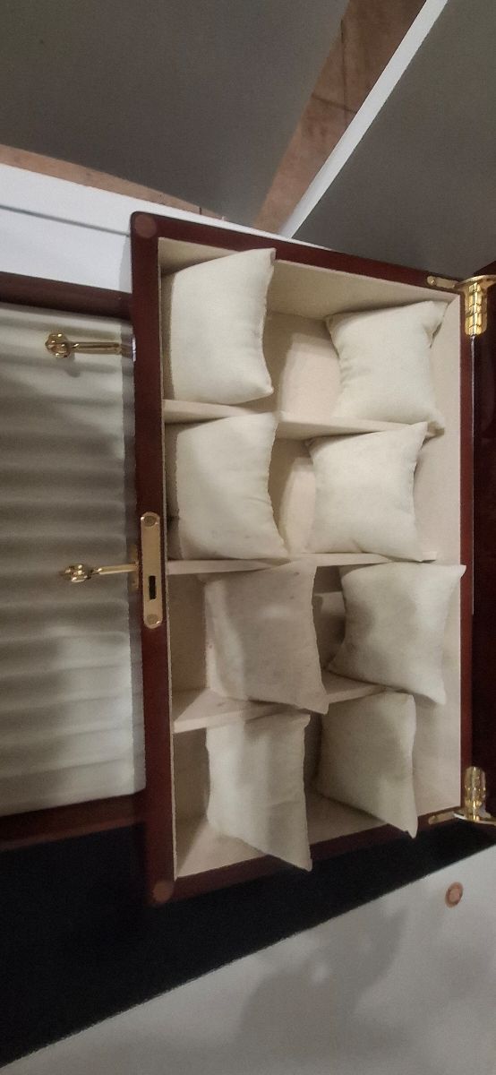 Caja relojes madera - 8 relojes + purros