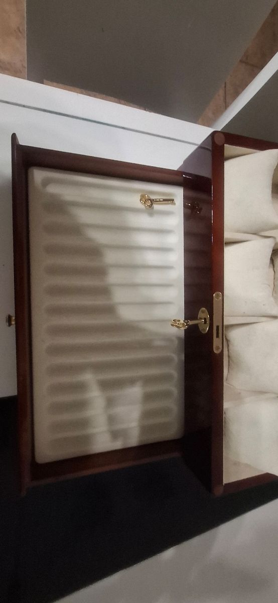 Caja relojes madera - 8 relojes + purros