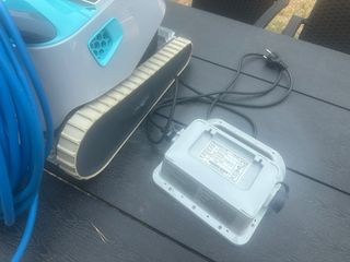 Limpiafondos piscina robot 