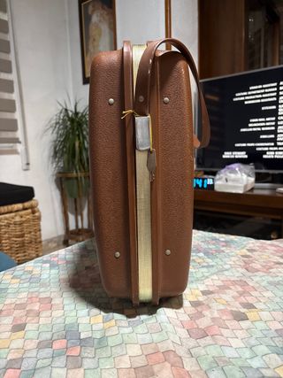 Maleta vintage marrón