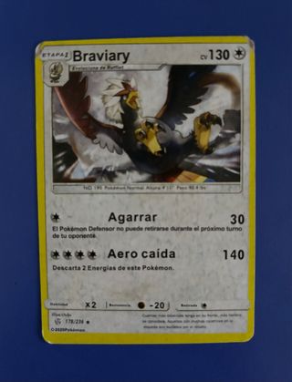 Lote de 5 cartas Pokémon en español.