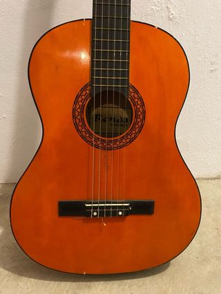 Guitarra clásica RONDA
(negociables)