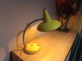 Lampara escritorio vintage amarilla