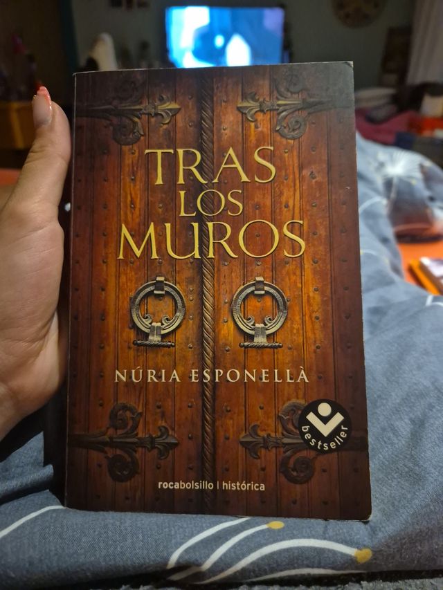 Tras los muros (Spanish Edition)