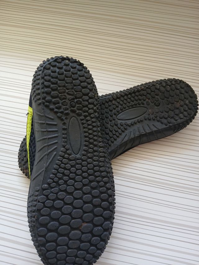 Escarpines infantiles.