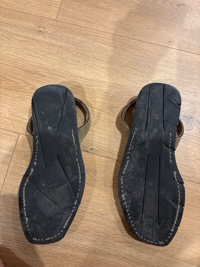 Sandali minorchini beige fatti a mano