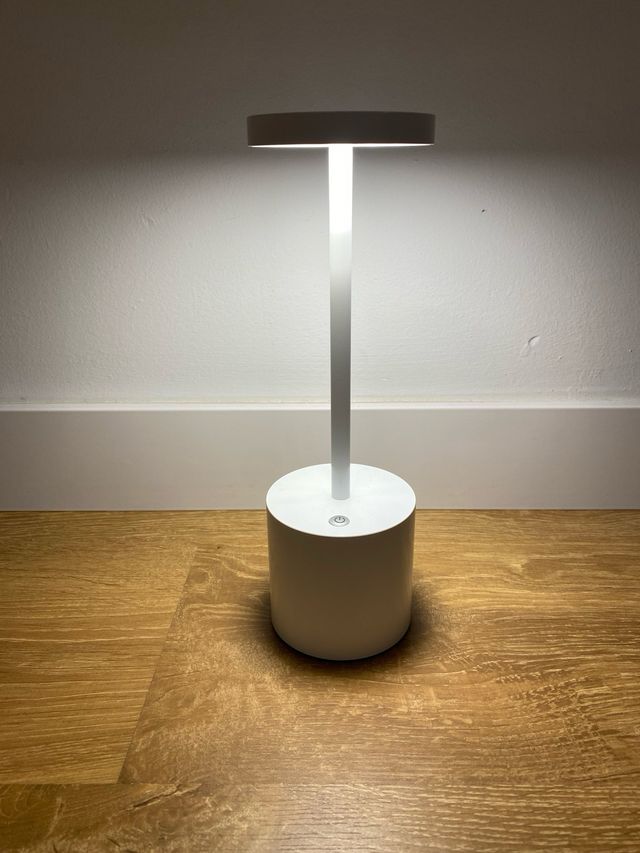 Lampada moderna a LED bianca