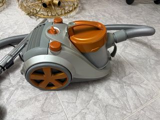 Aspiradora sin bolsa potente