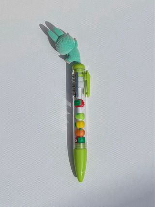 Penna Labubu verde yoga kawaii nuova