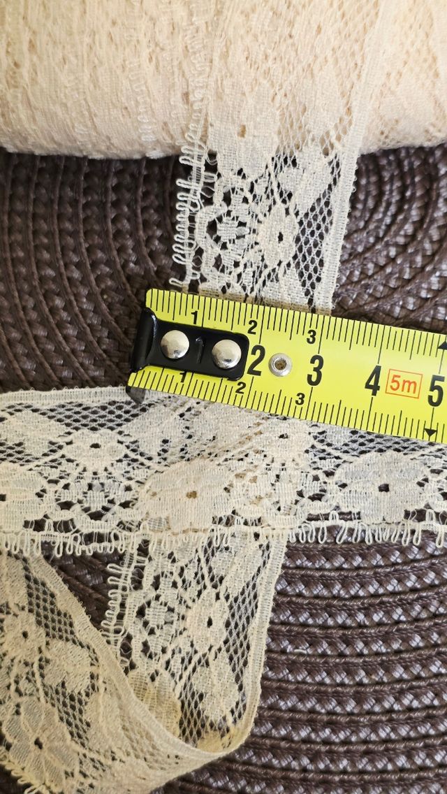 25m Cinta de encaje beie 