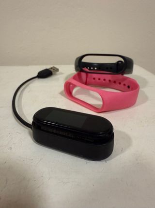 Xiaomi Mi Band 4: + correa extra, cargador y caja