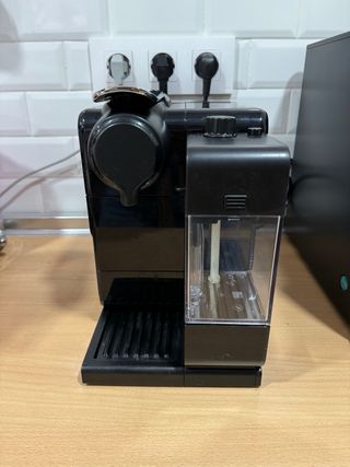 Cafetera DeLonghi Lattissima Touch