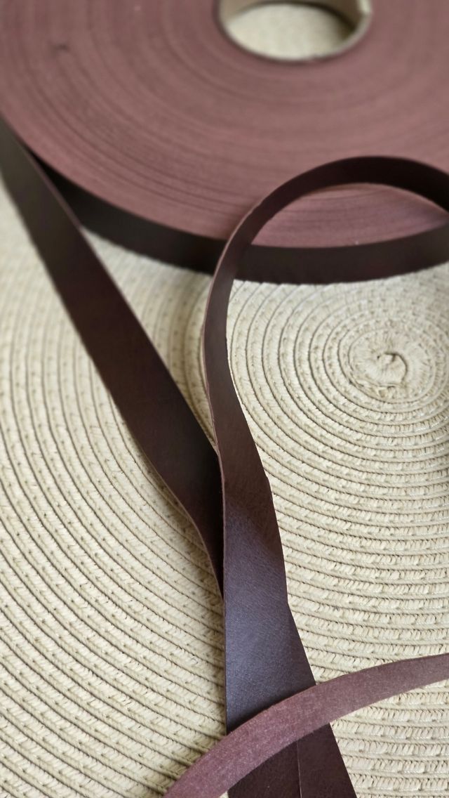 Pieza Cinta tipo  cuero marrón oscuro