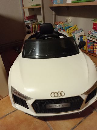 Coche eléctrico infantil Audi R8 Spyder 12V