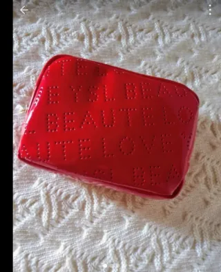Trucco YSL Beauty rosso