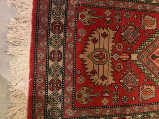 Alfombra persa roja y beige 140x72 cm