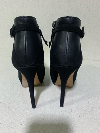 Botines negros tacón alto
