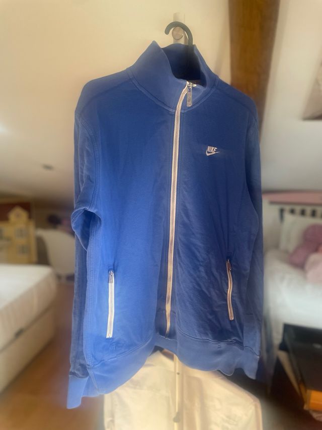Chaqueta Nike azul deportiva