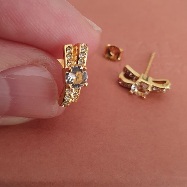 Pendientes ORO Y CRISTAL SWAROVSKI. REGALO NAVIDAD