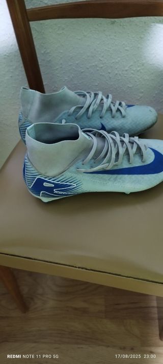Botas Nike Fútbol - Talla 40