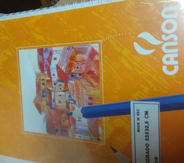Cuaderno dibujo 20hojas marca Gvarro (2 unid)