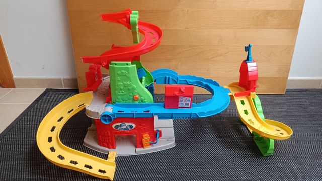 Fisher Price Garaje o parking 2 en 1